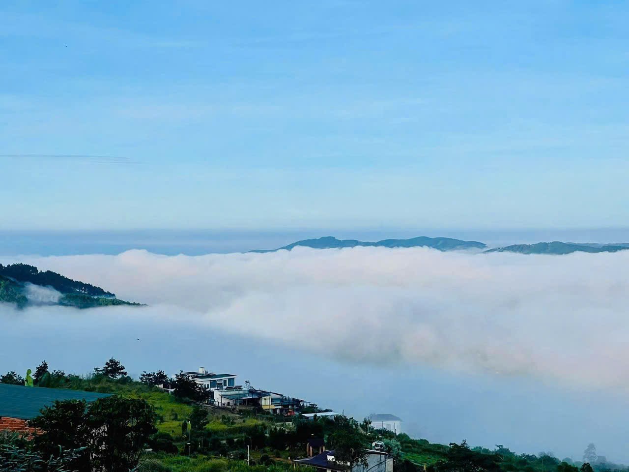 Biển mây nguyên bản tại vùng đồi ven Đà Lạt